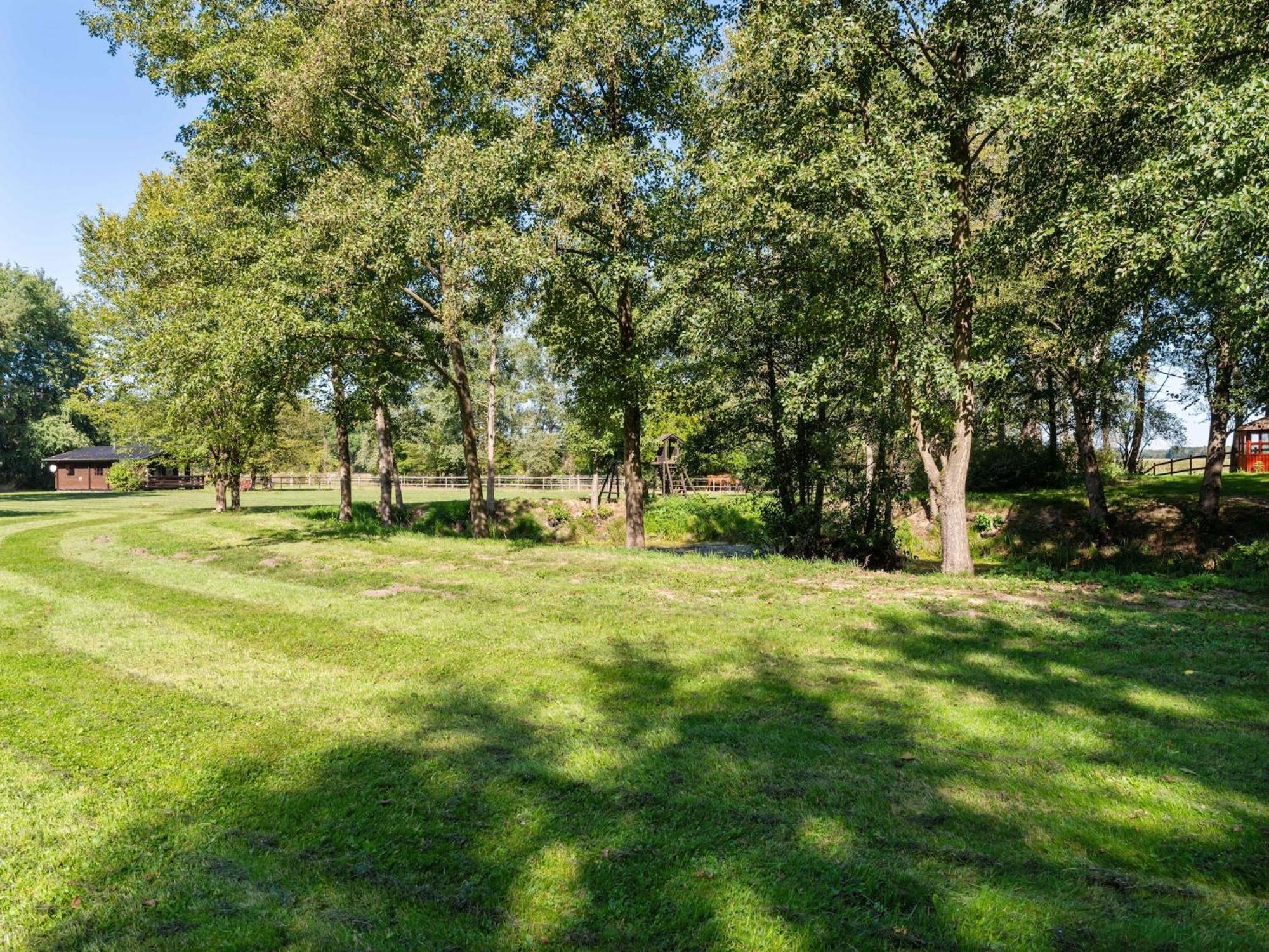 Holiday Home On A Horse Farm In The L Neburg Heath Eschede ภายนอก รูปภาพ