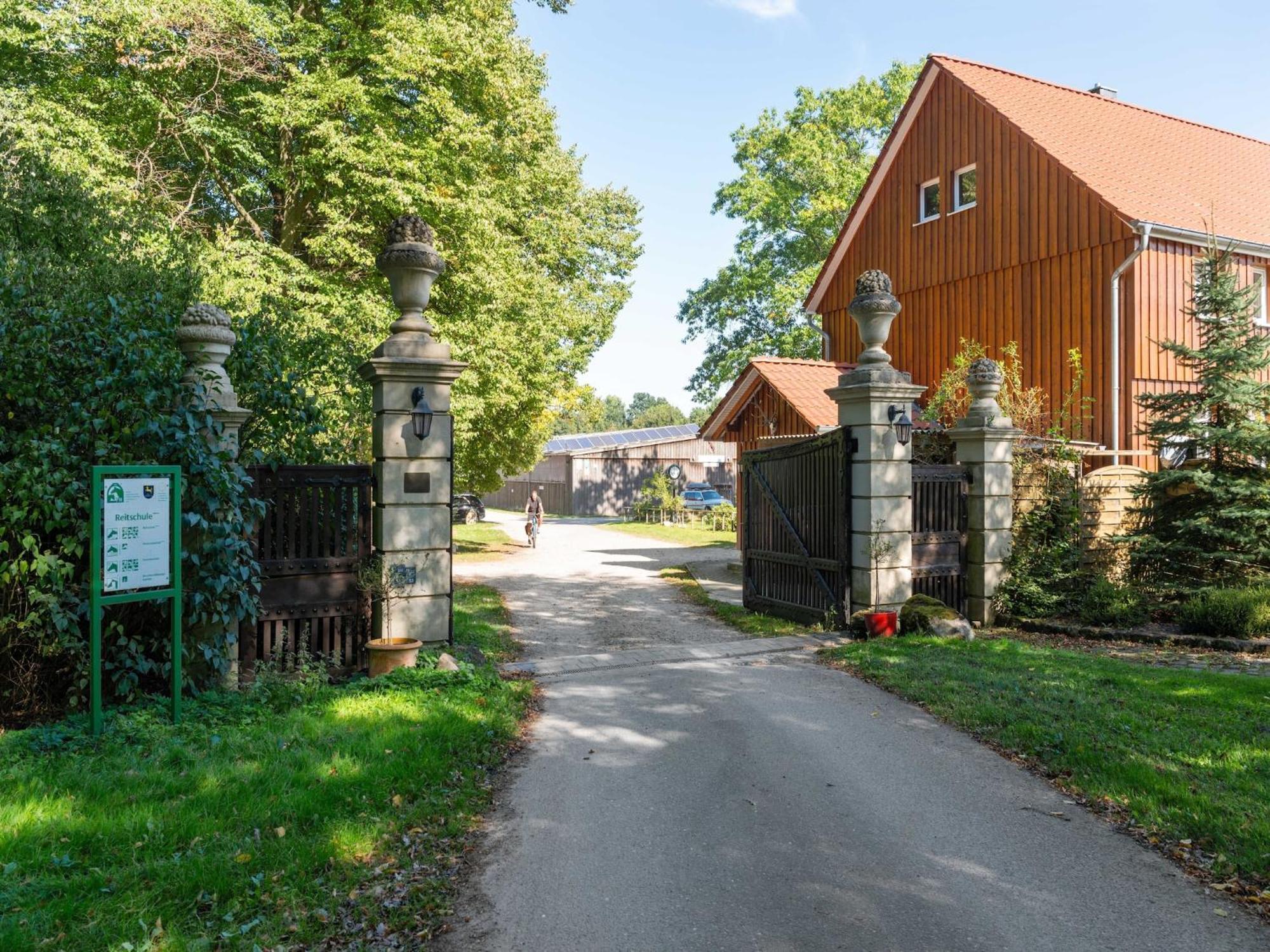 Holiday Home On A Horse Farm In The L Neburg Heath Eschede ภายนอก รูปภาพ