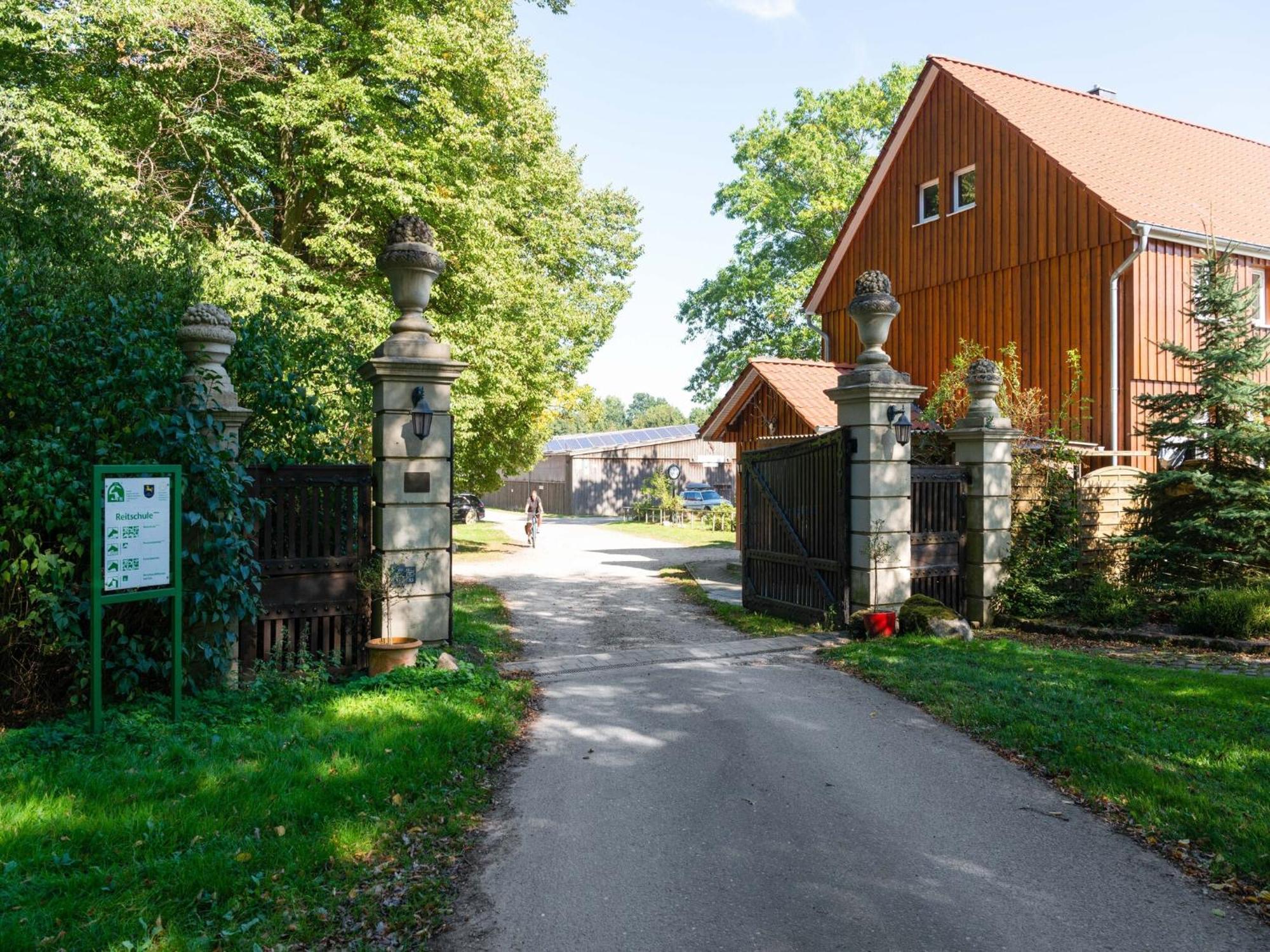 Holiday Home On A Horse Farm In The L Neburg Heath Eschede ภายนอก รูปภาพ